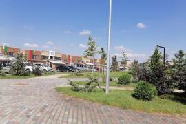 Шикарная студия с широким окном