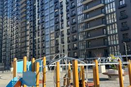 Двухкомнатная кв-ра, с ремонтом.